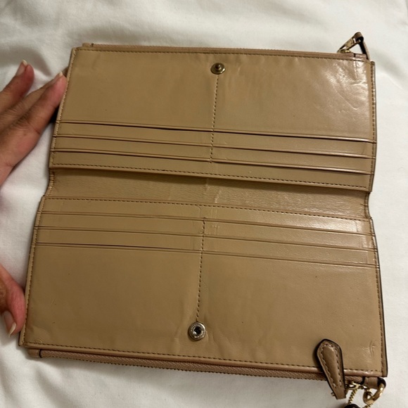 Coach double zipper wallet. Slick deigns with two zip pockets. NWOT - Picture 4 of 6